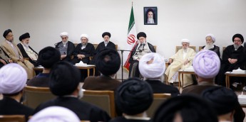 جوانان در میدان